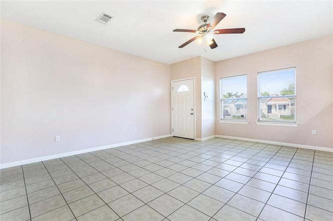 Building Photo - 3925 Clematis St