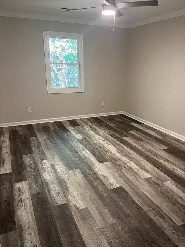 Building Photo - 13 Oakcrest Trail NE