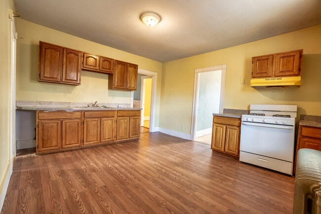 Building Photo - 11 Bearse Ave