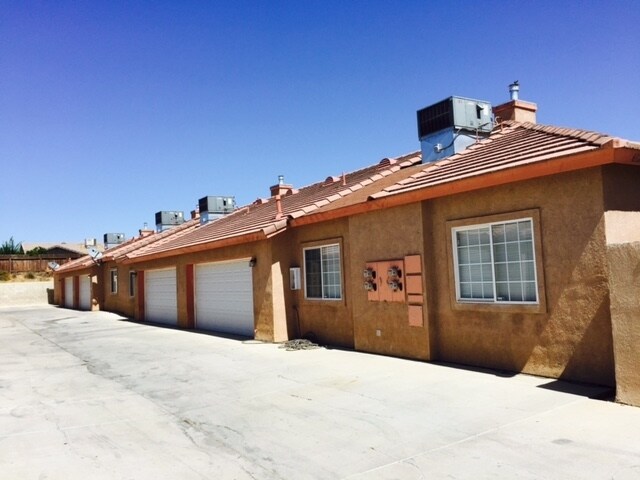 Building Photo - 602 Yellow Meadow Ct