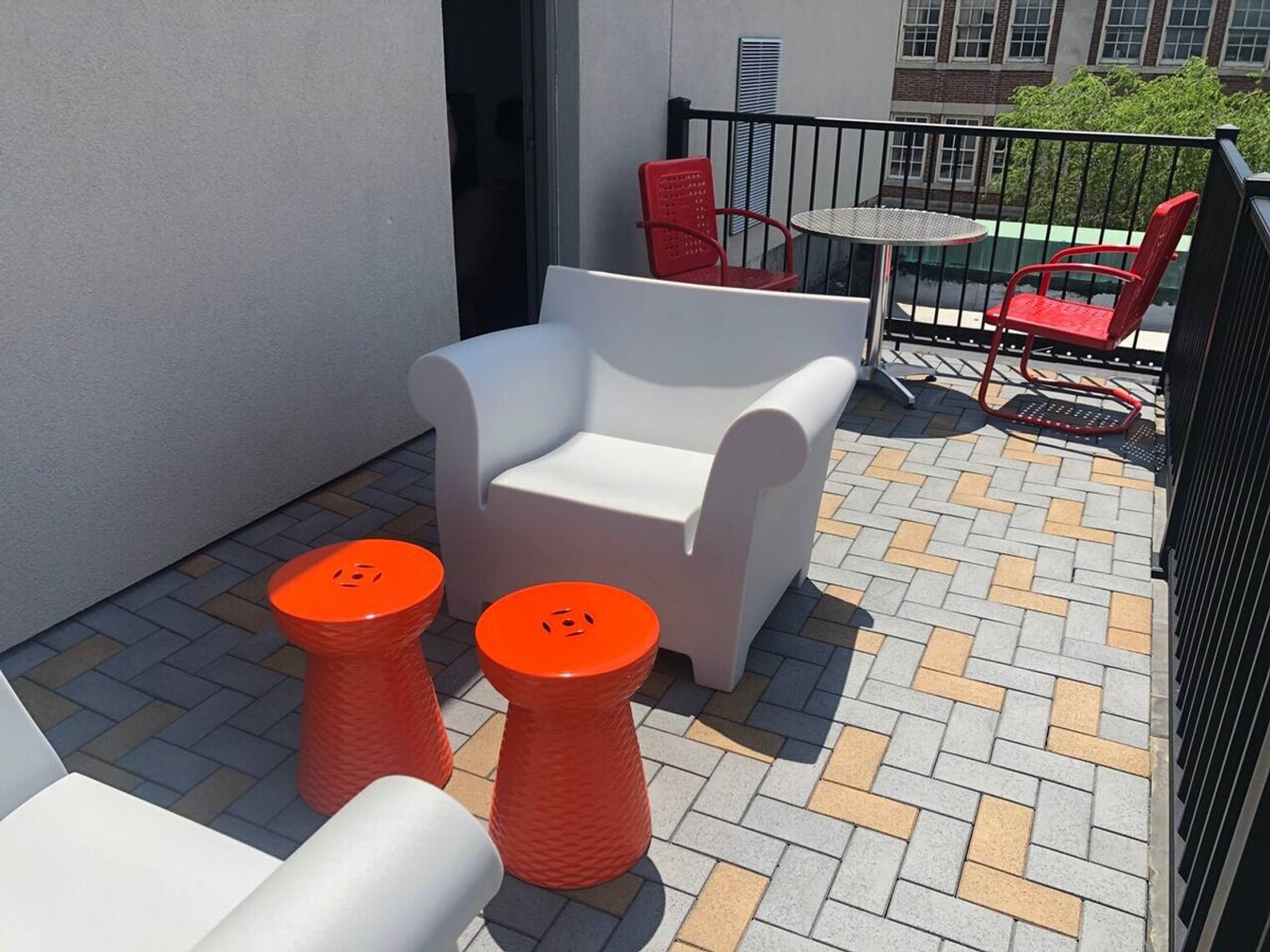 Building Photo - 350 East Ave