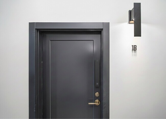 Building Photo - 8900 Windemere Ave