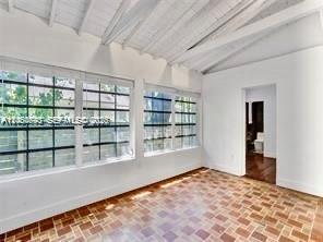 Building Photo - 400 NE 86th St