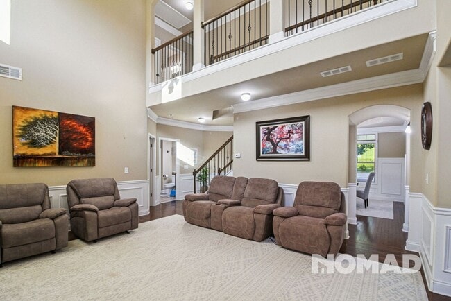 Building Photo - Stunning 6BR House in Cumming
