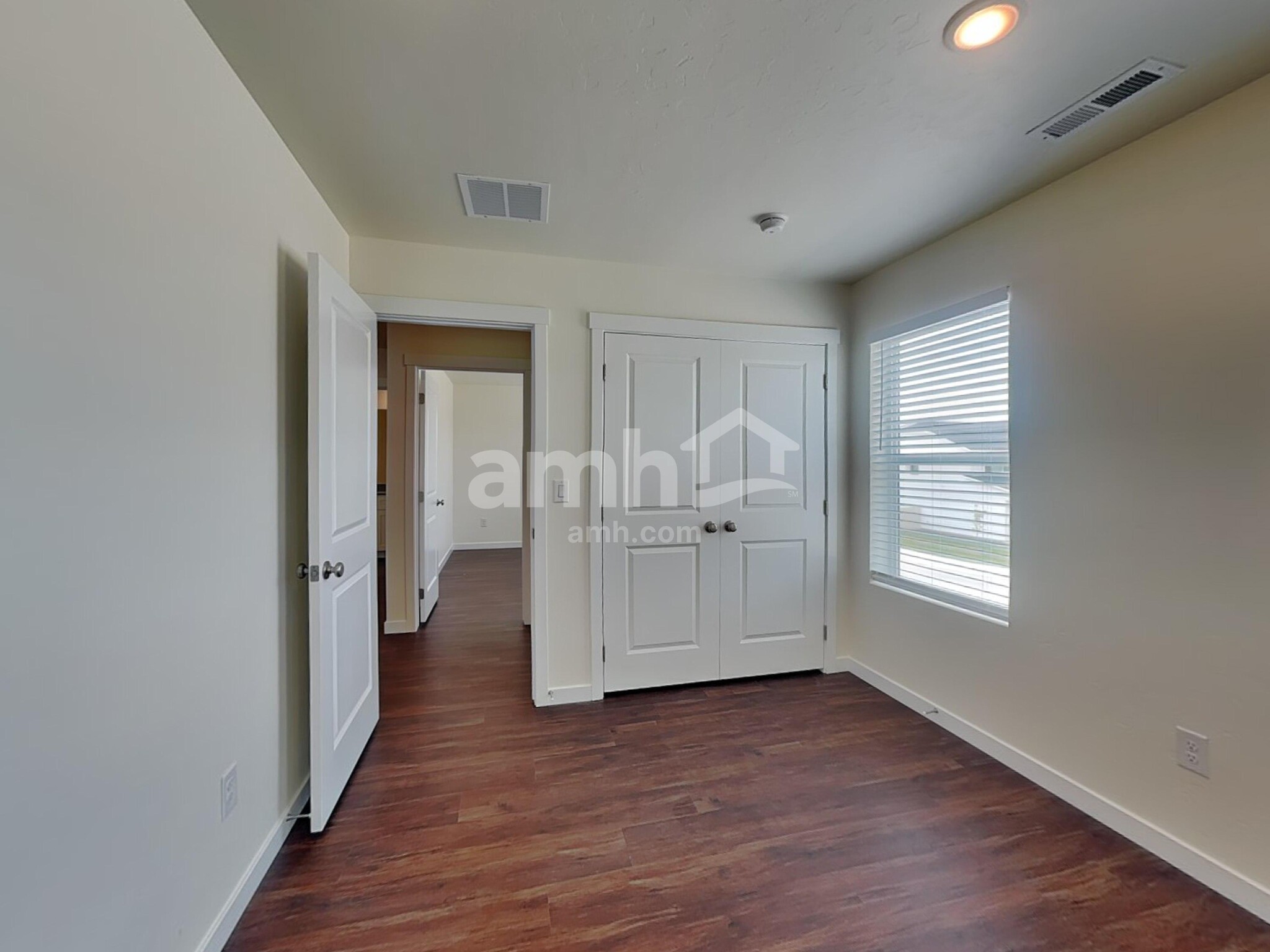 Building Photo - 1480 N Garnet Creek Ave
