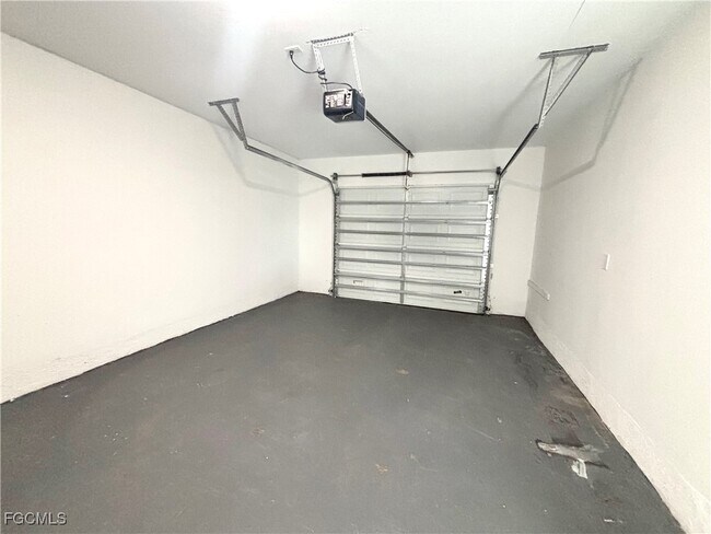 Building Photo - 1324 SE 6th Ave