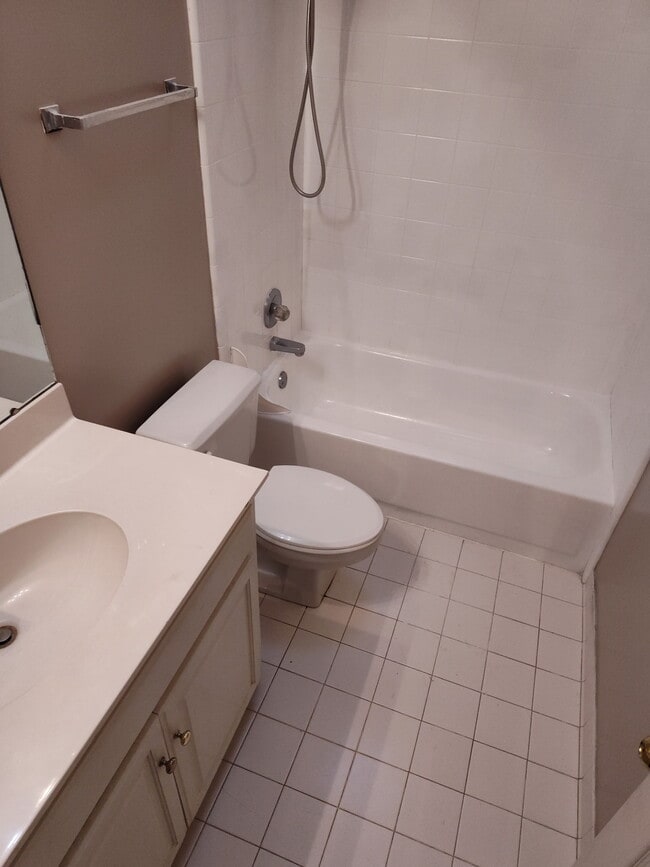 Building Photo - 3509 Heatherbrooke Ct