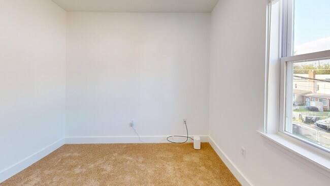 Building Photo - Recently Renovated Stunning Two Bedroom/Three & a Half Bathroom for Rent