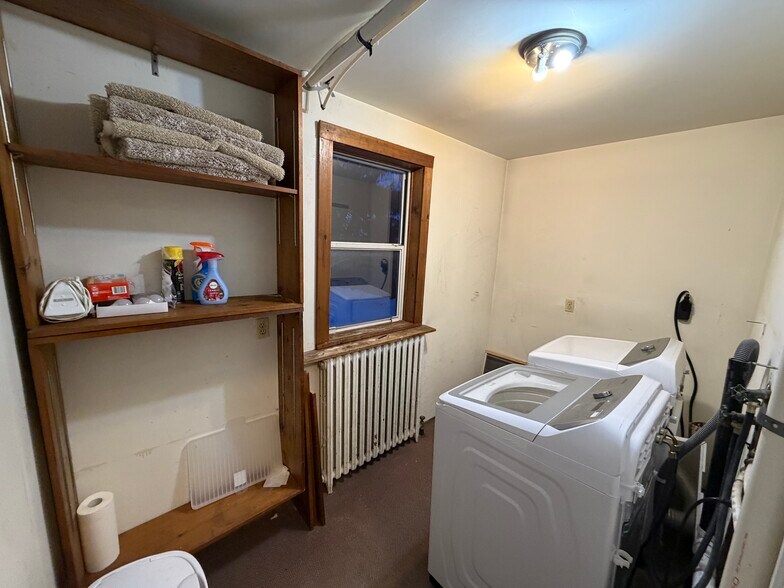 Building Photo - 4 Harris Ave