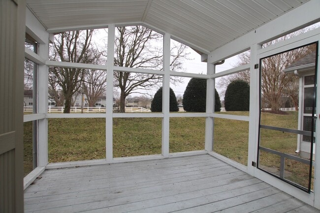 Building Photo - Updated 3Bed 3Bath Townhouse in Plantation East