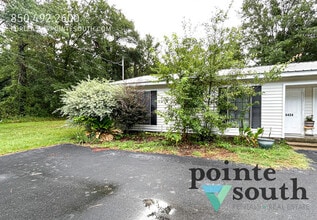 Building Photo - 6424 Schoel Ln