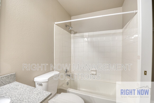 Building Photo - 2318 S Shoshone St