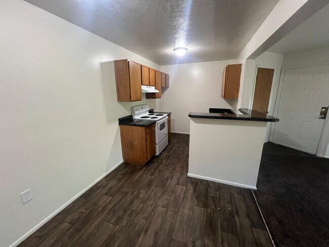Building Photo - 857 Meadow Pine Ct
