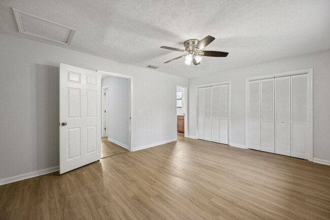 Building Photo - Newly Renovated 3 Bedroom Home on 1 Acre – No HOA!