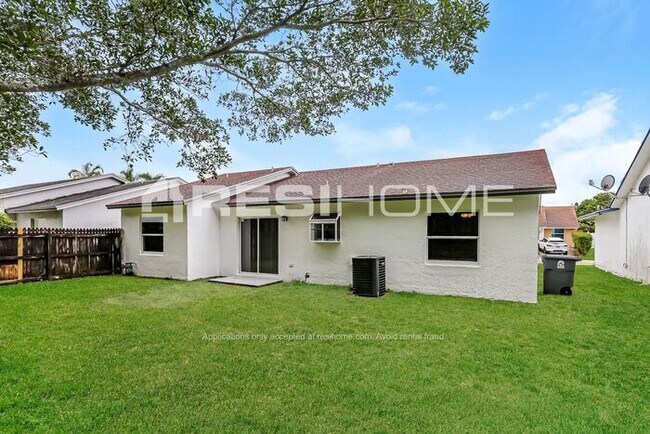Building Photo - 7398 Willow Springs Cir E