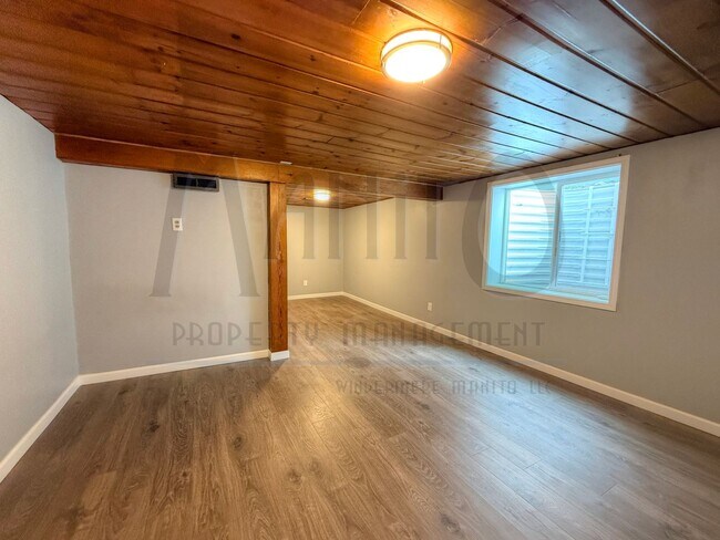 Building Photo - Beautiful Shadle Area Home