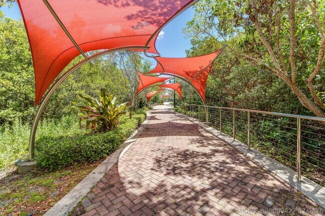 Building Photo - 700 E Boynton Beach Blvd