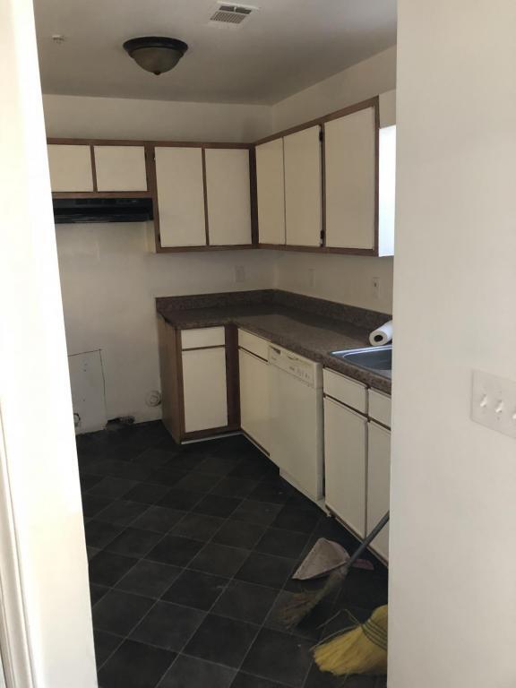 Building Photo - 304 Ardale Dr