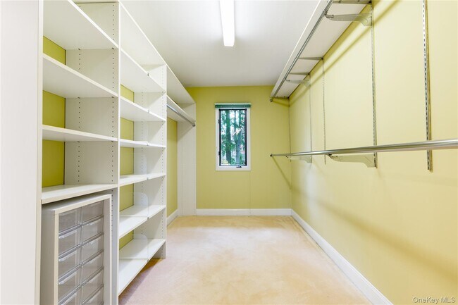 Building Photo - 12 Bolton Dr