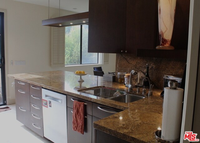 Building Photo - 10400 La Grange Ave