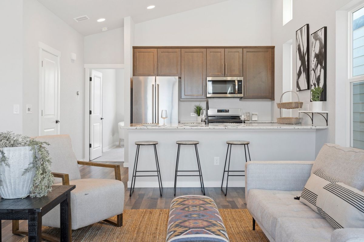 Building Photo - 7371 Hunter Jumper Dr