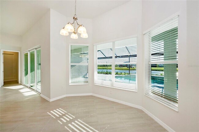 Building Photo - 12655 Wellen Golf St