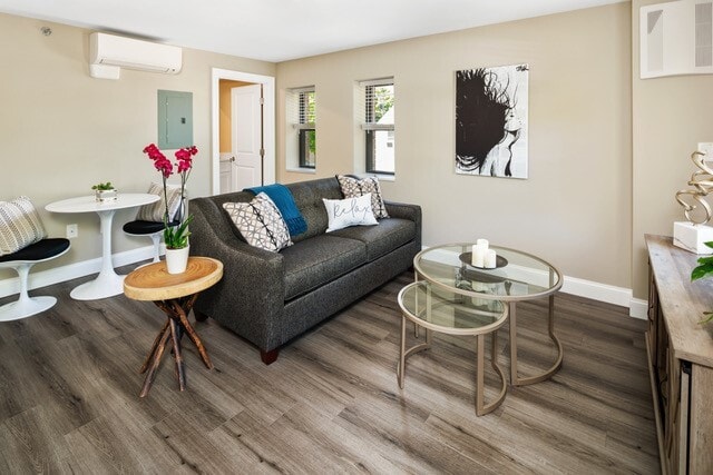 Building Photo - 100 Broad St