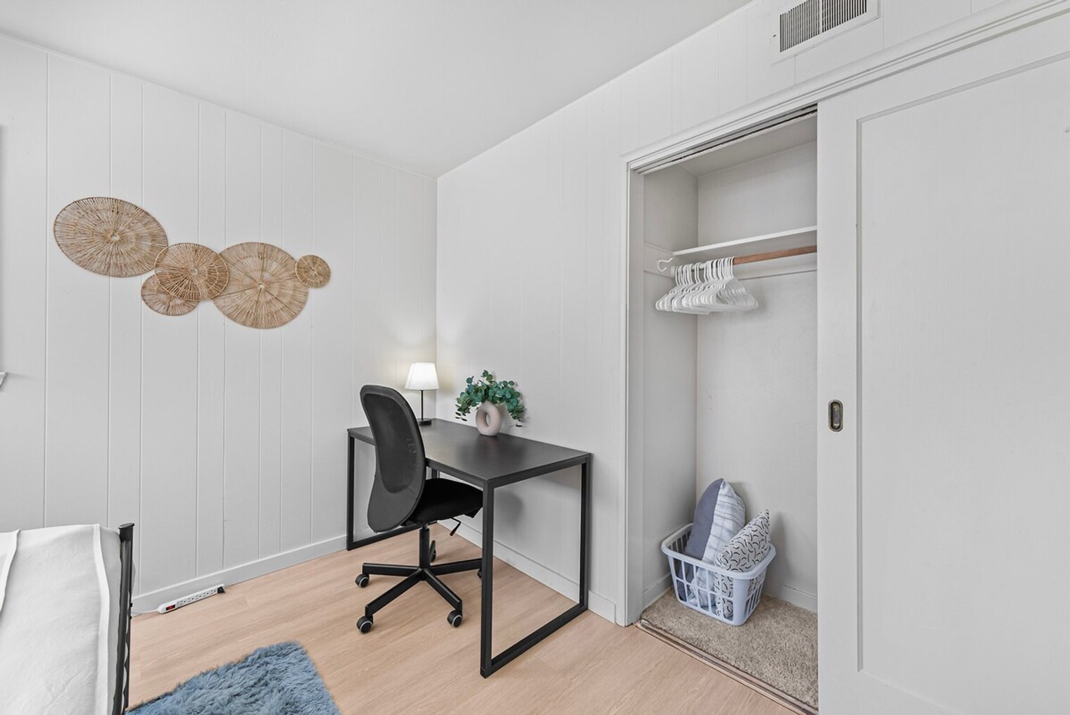 Building Photo - 2355 Arlene Dr