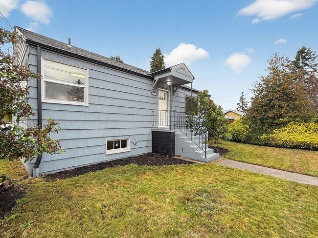 Building Photo - 12705 Evanston Ave N