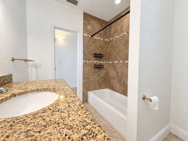 Building Photo - 2714 W Palmetto St