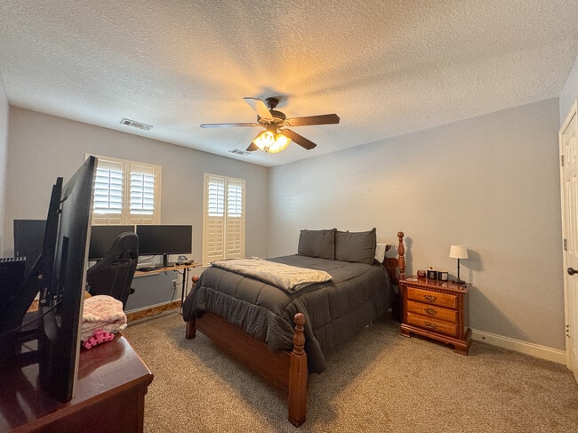 Building Photo - 112 Tuscany Trail