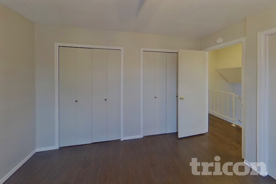 Building Photo - 6845 Parkridge Ct