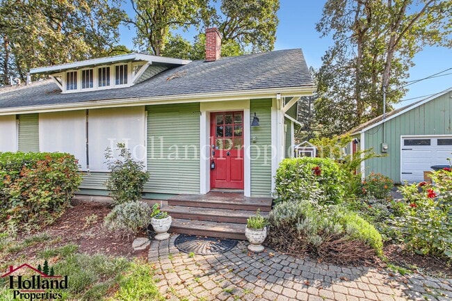 Building Photo - Charming Hillsboro Retreat: Cozy Single-Level Home with Greenhouse & Kids' Clubhouse!