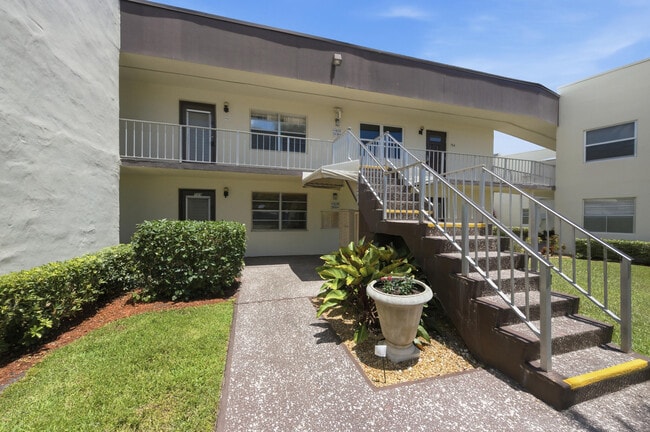 Building Photo - 729 Normandy Trail