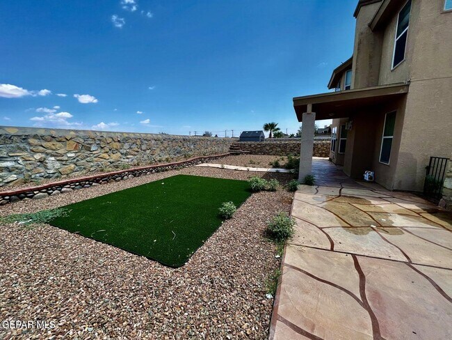 Building Photo - 12701 Francisco Paz Dr