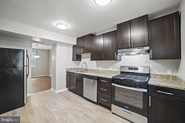 Building Photo - 9328 Humphries Dr