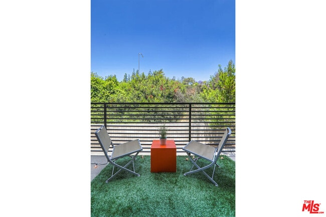 Building Photo - 3901 N Eagle Rock Blvd