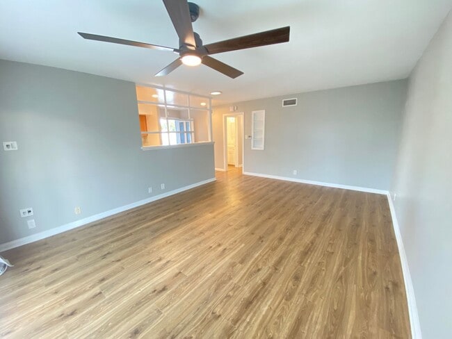 Building Photo - Updated 3 Bedroom Cypress House w/ 2 Car G...
