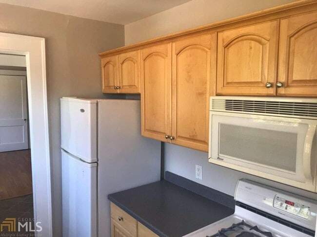 Building Photo - 1706 McLendon Ave NE