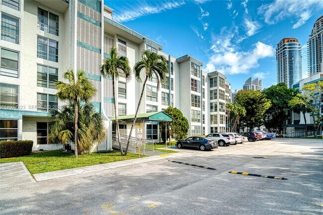 Building Photo - 200 177th Dr