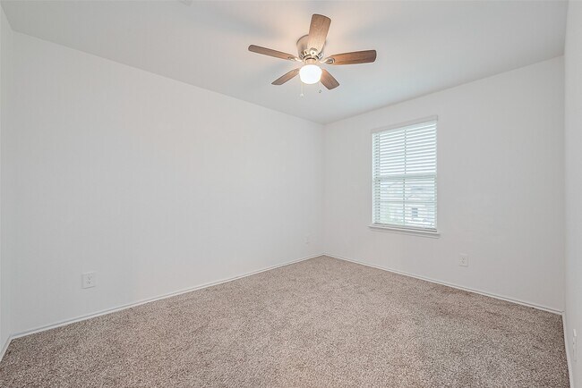Building Photo - 12518 Pelican Bay Dr