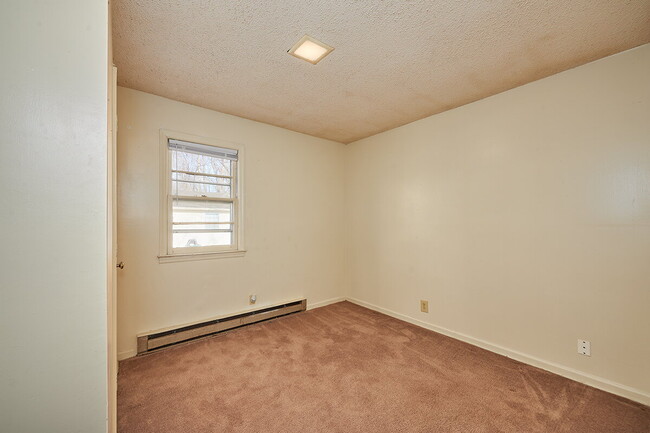 Building Photo - Coming Soon: 2BR, 1BA house (Do not apply without speaking with us first.)