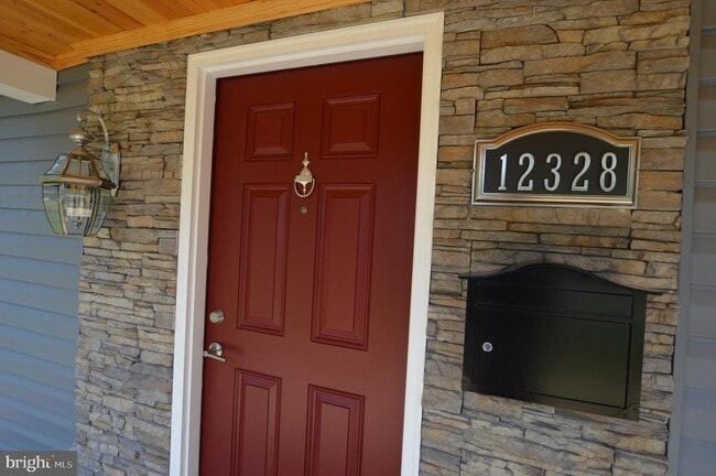 Building Photo - 12328 Chalford Ln