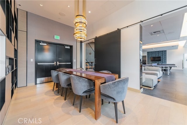 Building Photo - 400 S Broadway