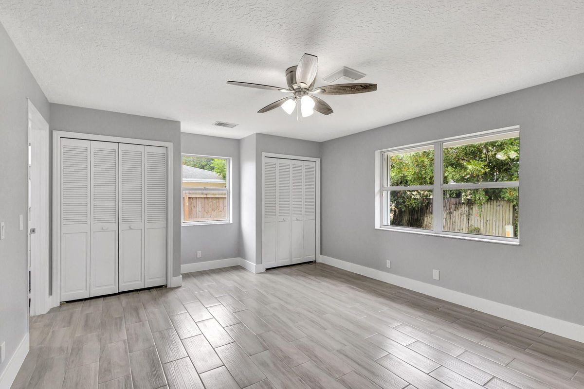 Building Photo - 843 Azalea Dr