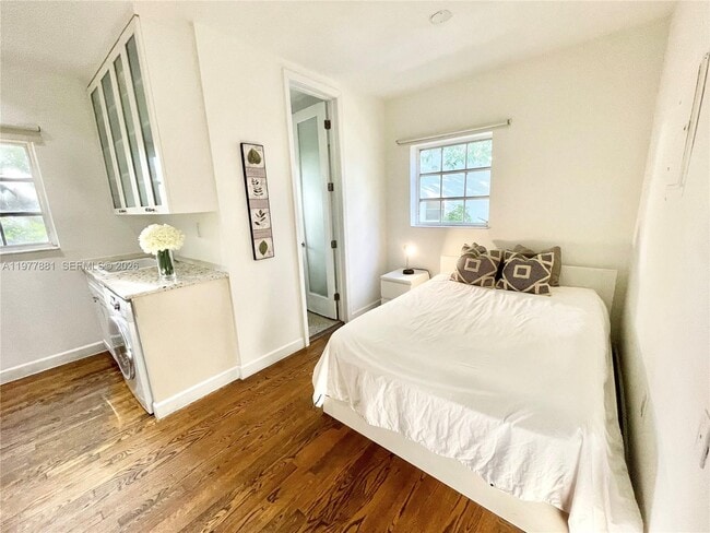 Building Photo - 439 15th St