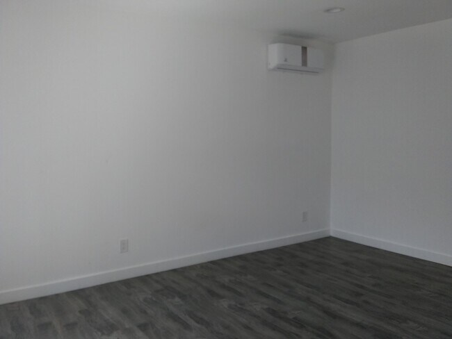 Building Photo - 5333-5335 4th Ave