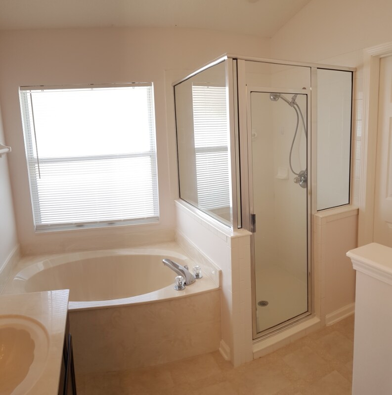 Building Photo - 810 S Lilac Loop