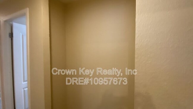 Building Photo - 1550 Griffith Pl