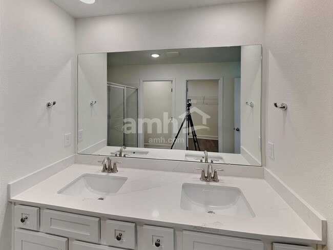 Building Photo - 2576 Spring Moss Ct
